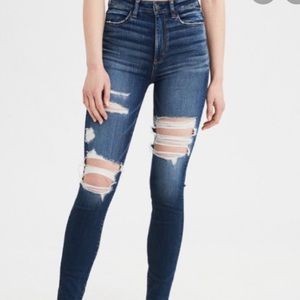American Eagle Ripped Jeans size 4 short